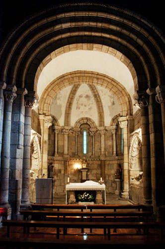 Arco triunfal y capilla mayor de la iglesia de Ferreira do Pantón